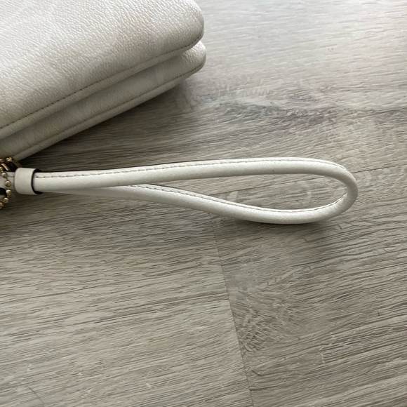 COACH - Double Zip Wallet In Signature Canvas Leather - Picture 8 of 8